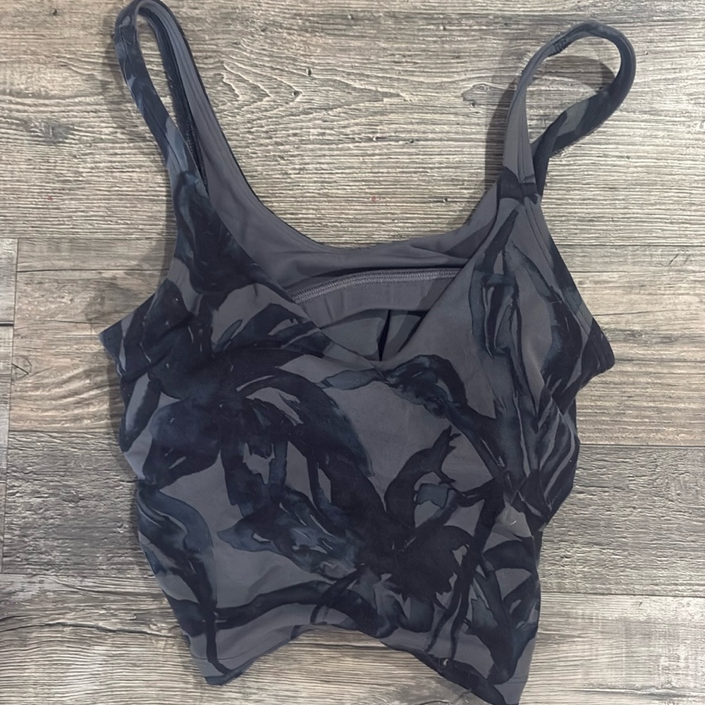 Lululemon sports bra